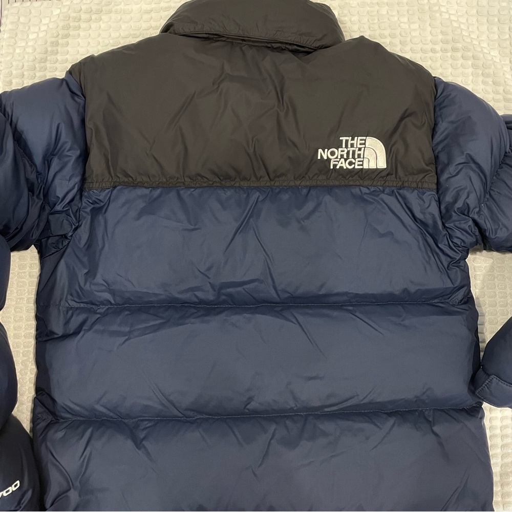 LIKE NEW North Face 1996 Retro Nuptse Jacket - Picture 3 of 6